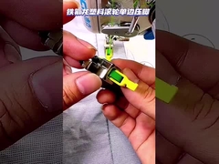 Các chân quay Teflon mới bên phải và bên trái chân đơn phù hợp với khóa khóa trên quần áo